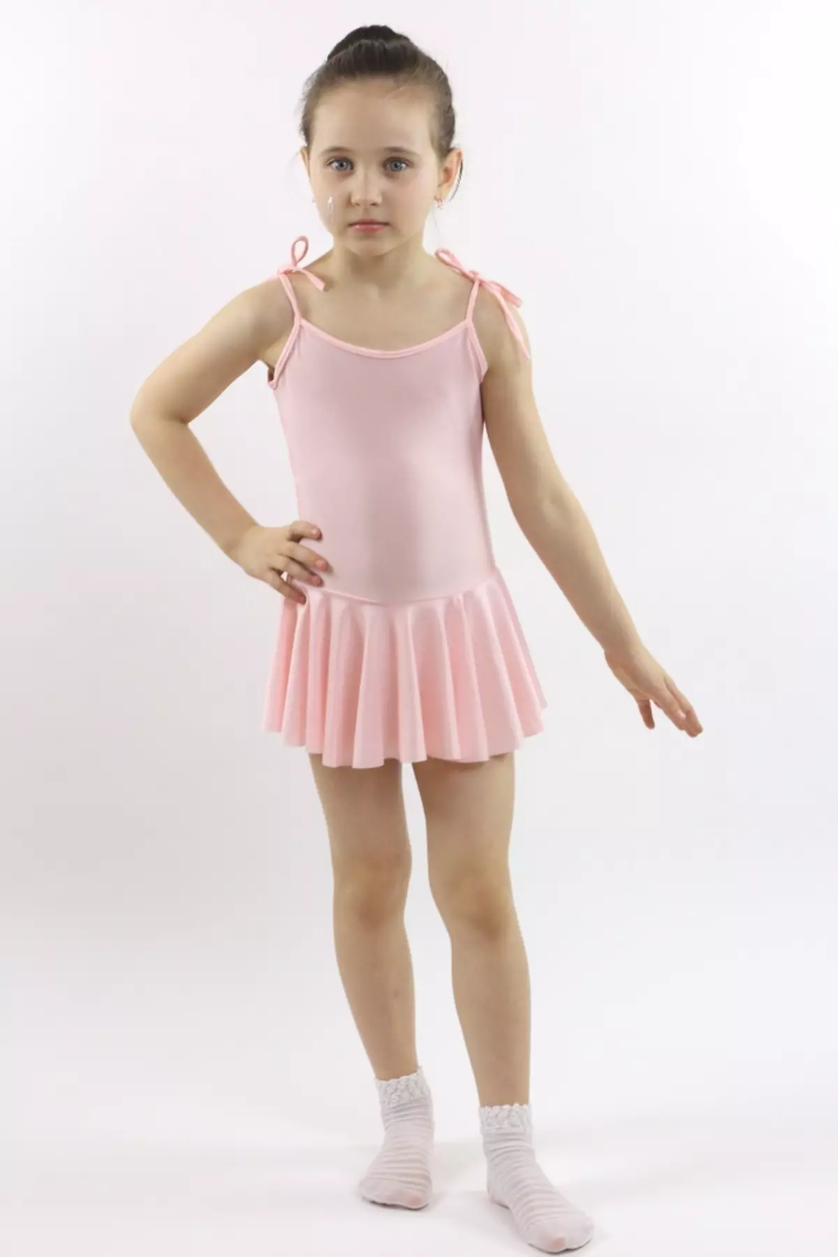 Gim Gimnastik dengan Skirt (35 Foto): Model dengan Skirt untuk Gimnastik Rhythmic 13393_32