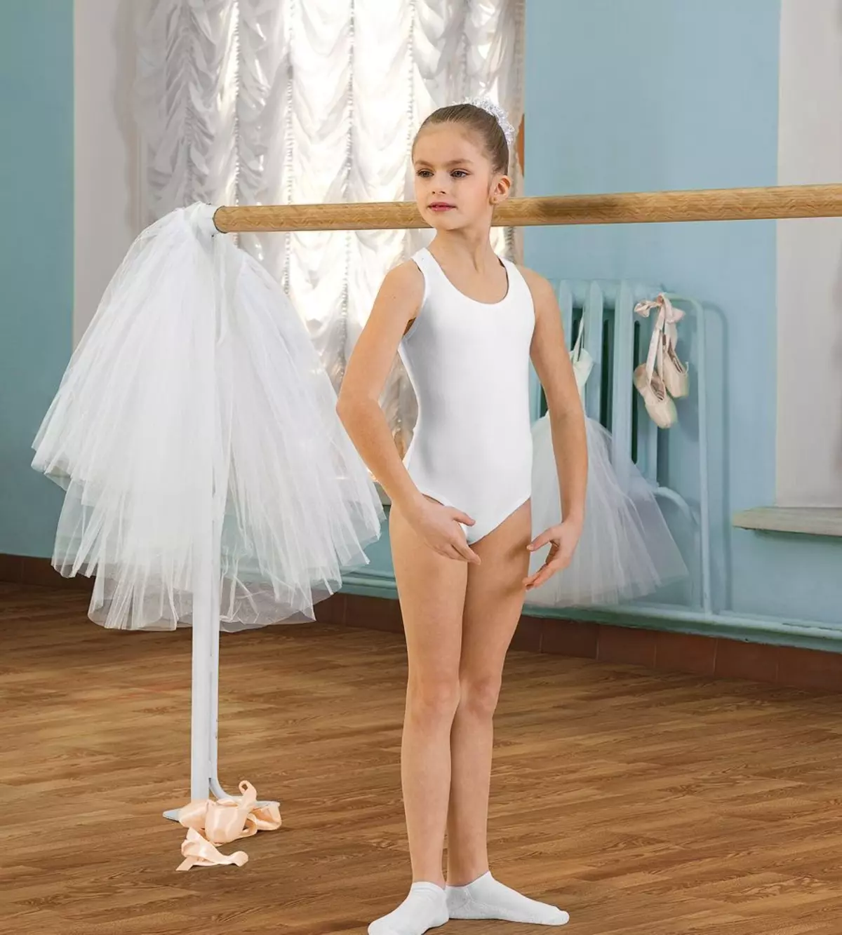 Dans badedragt (59 billeder): Dans sportsmodeller med et nederdel til ballroom dancing, som det hedder, lyserødt og hvidt 13394_14