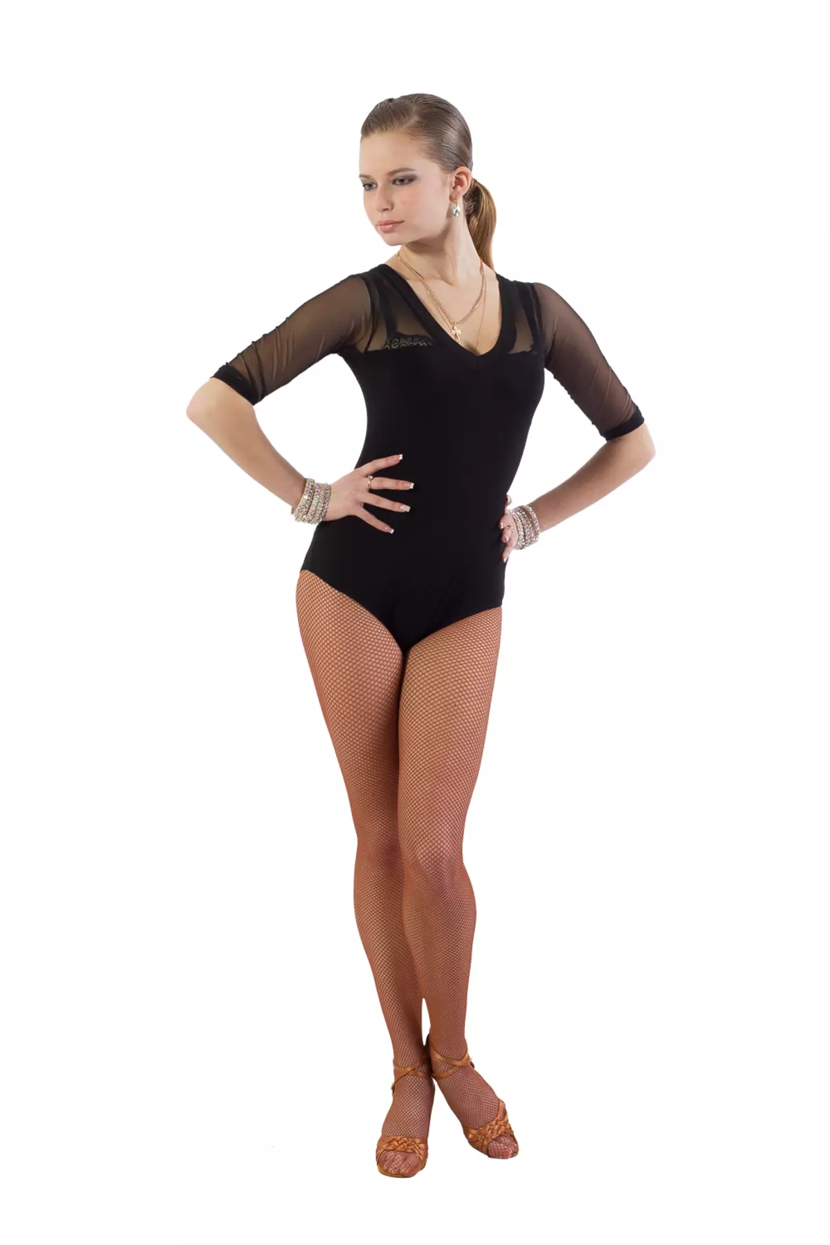 Dance Swimsuit (59 fotoj): Dancaj sportaj modeloj kun jupo por salono-dancado, kiel ĝi nomiĝas rozkolora kaj blanka 13394_53