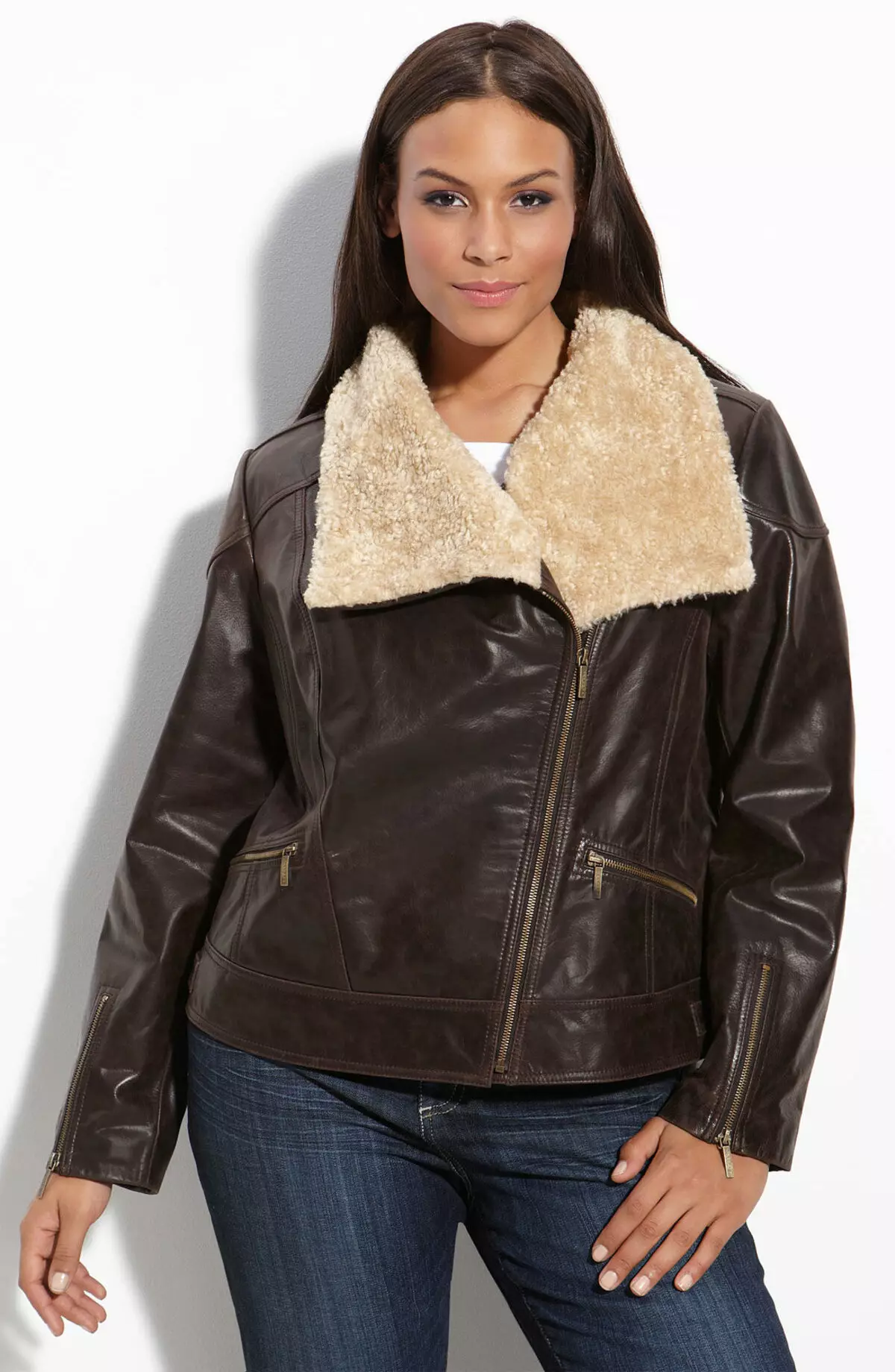 Women's leather jackets of large sizes: how to choose full women and what to wear with 13426_15
