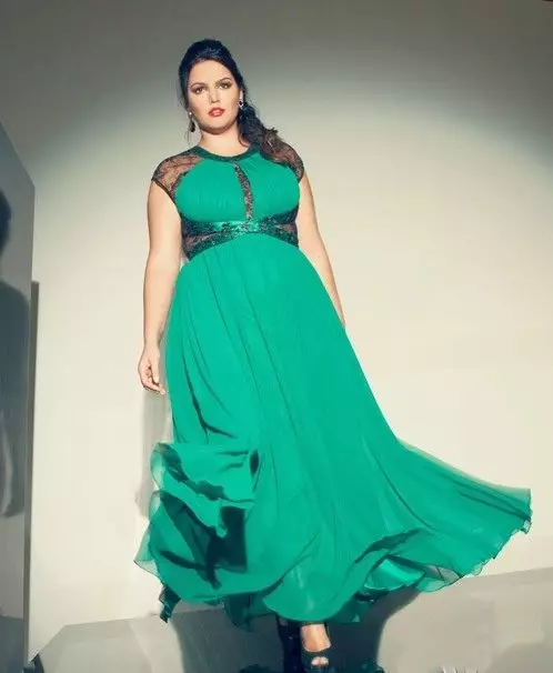 Groene gebreide lange jurk met een overweldigde taille voor volledige vrouwen
