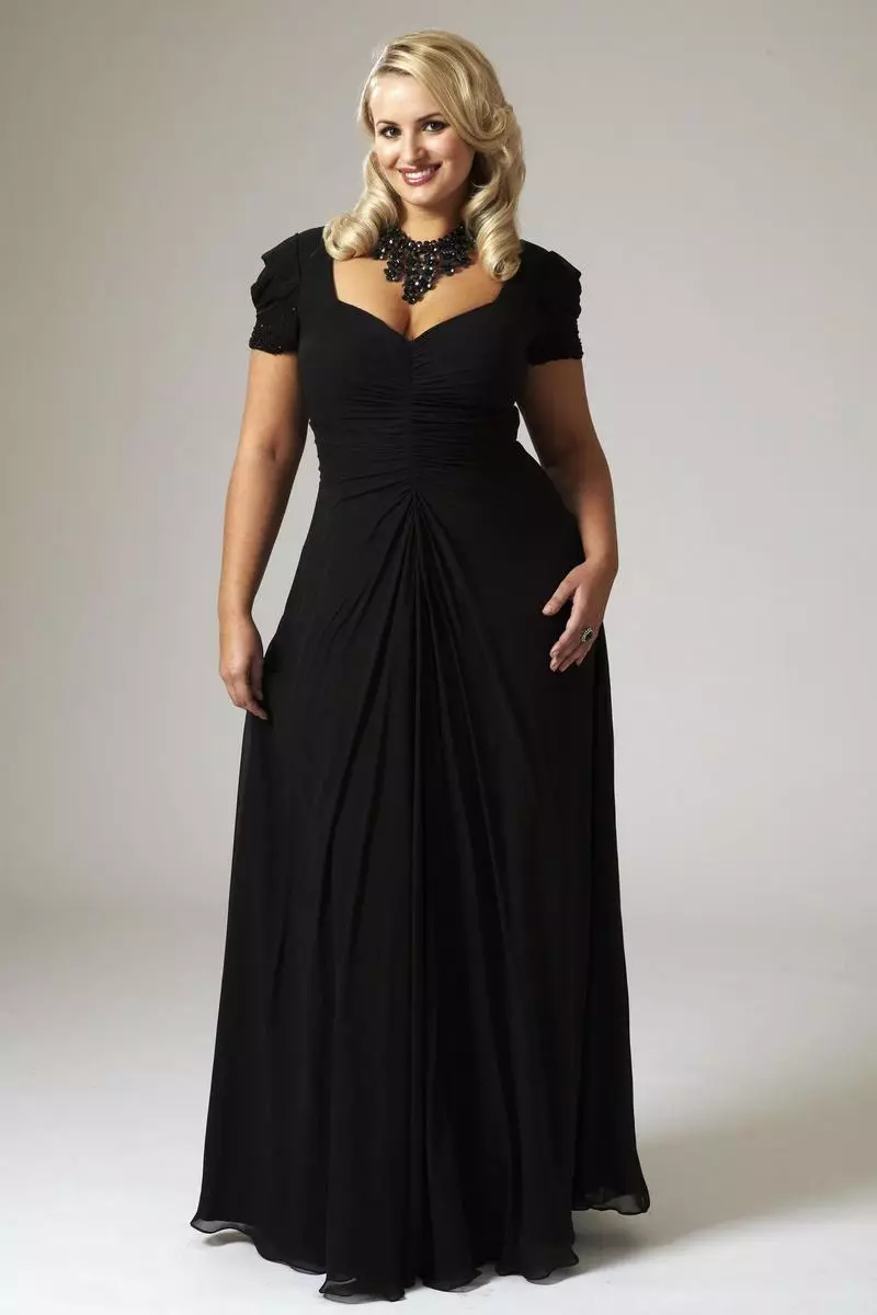Elegant lang kjole for en full kvinne for 40