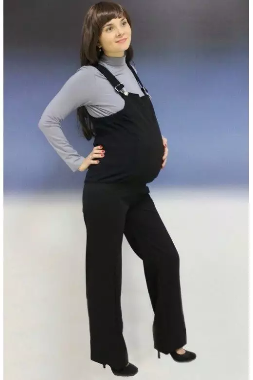 Jumpsuit za nosečnice (79 fotografij): topla, žamet in hlačne jumpsuit, krilo jumpsuit, polprikolic kombinezon 13457_27
