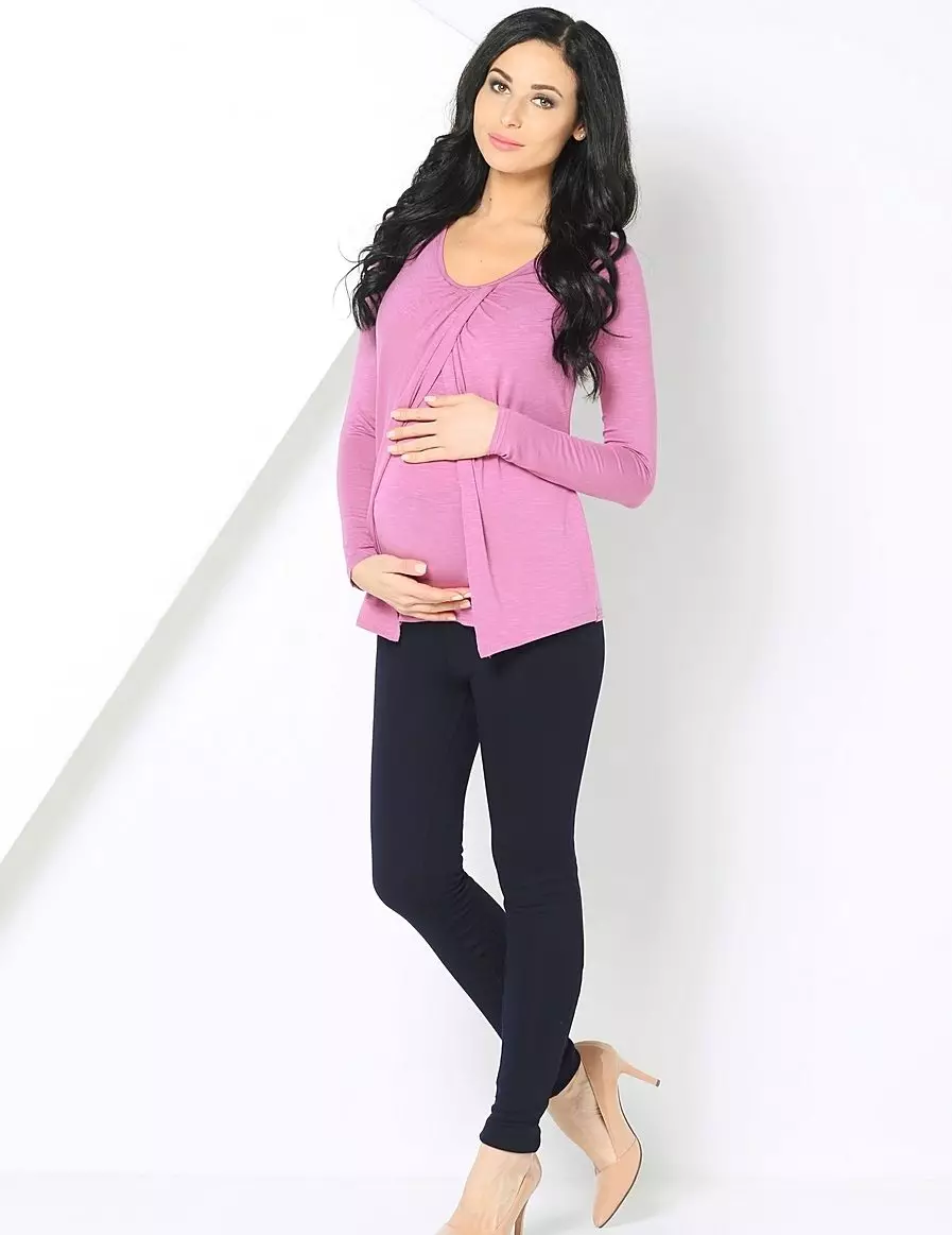 Bluze pentru femei însărcinate (55 de fotografii): Modele, cu care purtând o bluză gravidă 13463_42