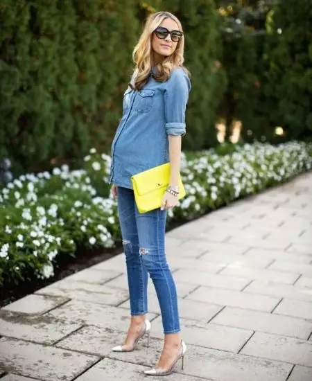Jeans rasgados para mulheres grávidas (32 fotos): O que usar e como escolher 13464_2