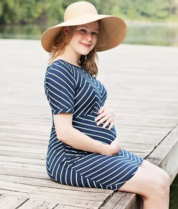 Hat til en fotosession af gravide kvinder