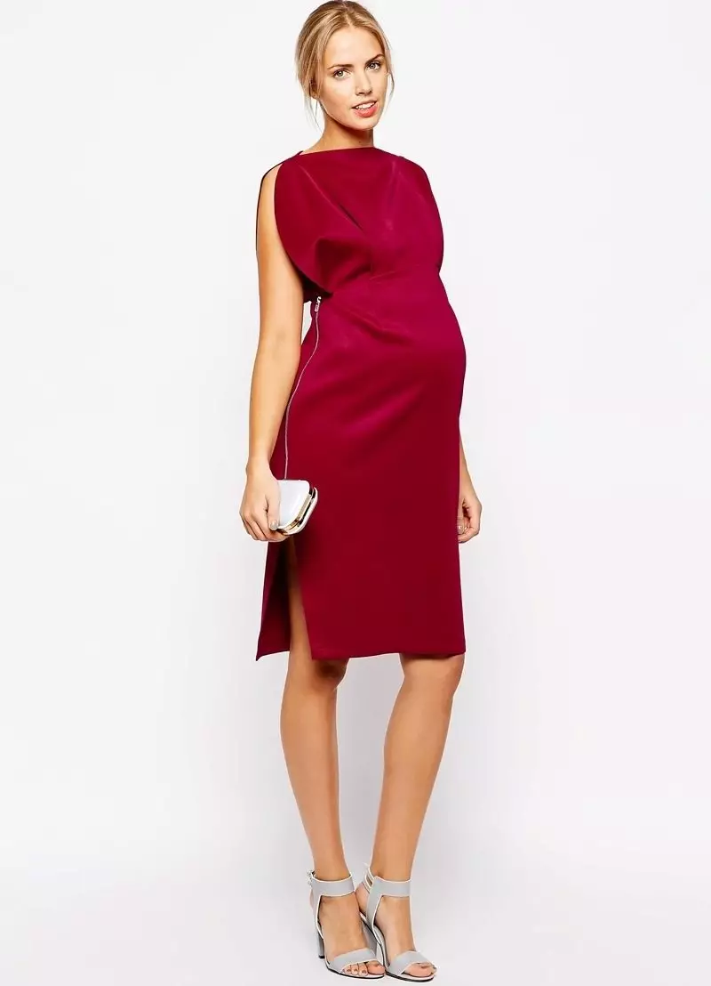 لباس قرمز برای دختر باردار