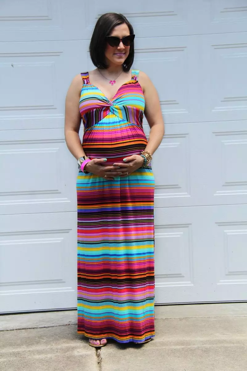 Gaun panjang warna di lantai pada celana untuk wanita hamil