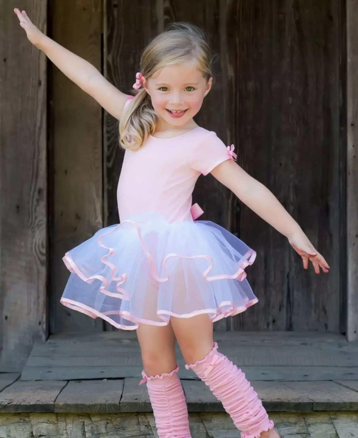 Swimsuit infantil para bailar con saia (45 fotos): Modelos de baile para nenas 13495_43