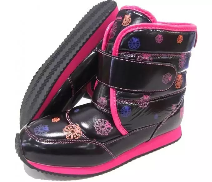 Baby Winter Boots Boots for Girls (54 foto's): Warm waai stewels vir winter 13510_35