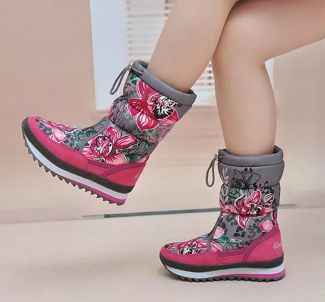 Baby Winter Boots Boots for Girls (54 Zdjęcia): Ciepłe buty dmuchanie na zimę 13510_8