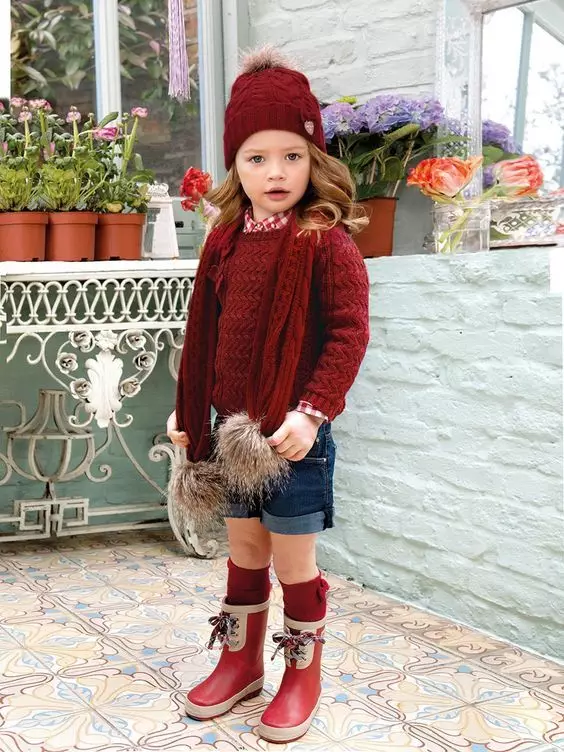 Maglione per una ragazza (111 foto): Modelli di lana per bambini Raglan per ragazze fino a 9 anni e adolescenti, alla moda sotto la gola per la scuola 13526_108