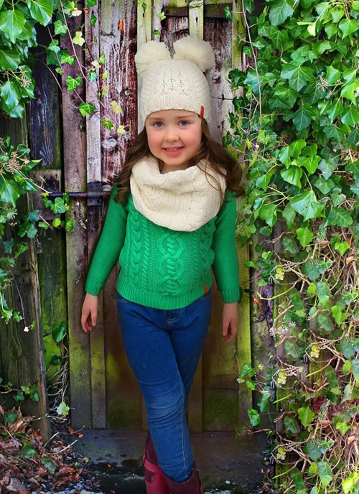 女の子のためのセーター（111写真）：子供のウールモデル：9歳までの女の子とティーンエイジャー、学校の喉の下でトレンディー 13526_110