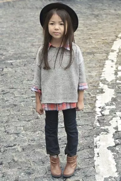 Džemperis meitenei (111 fotogrāfijas): Bērnu vilnas modeļi Raglan meitenēm līdz 9 gadus veciem un pusaudžiem, moderns zem kakla skolā 13526_2