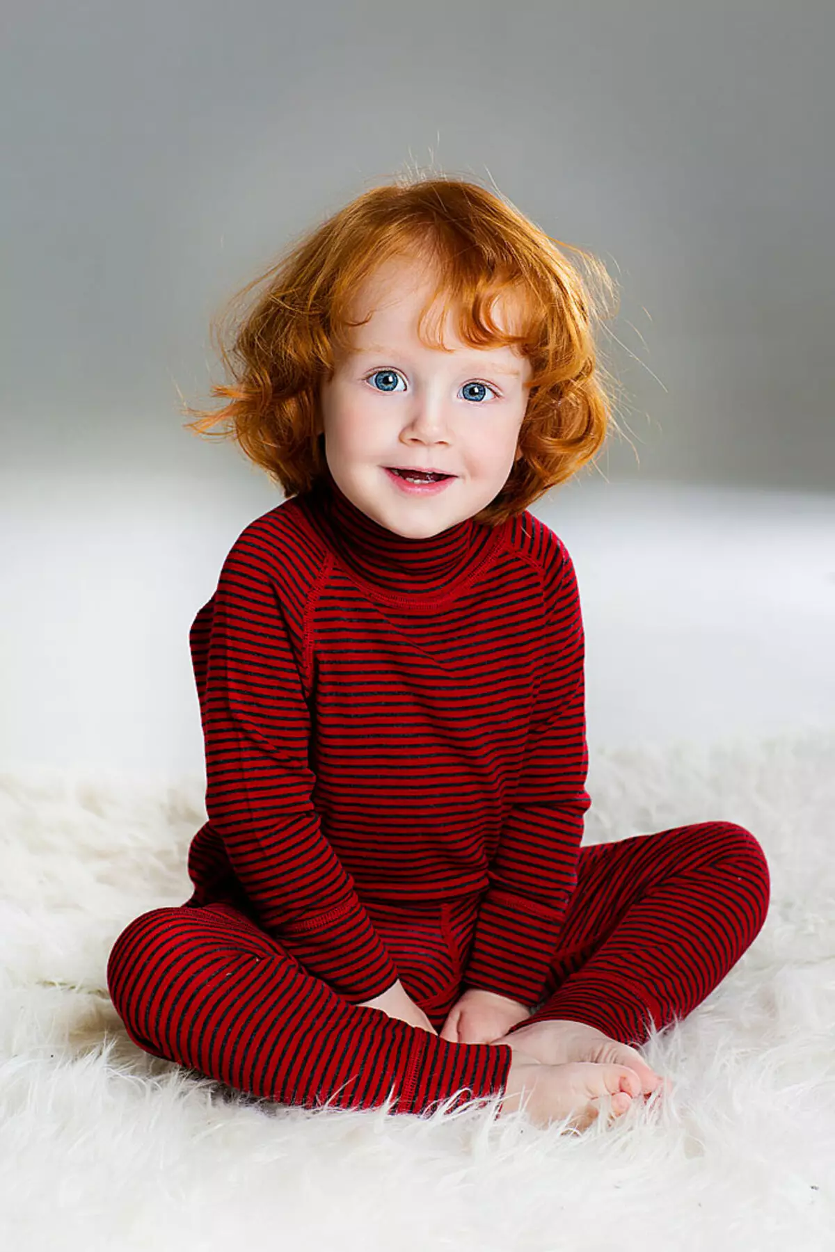 Maglione per una ragazza (111 foto): Modelli di lana per bambini Raglan per ragazze fino a 9 anni e adolescenti, alla moda sotto la gola per la scuola 13526_27