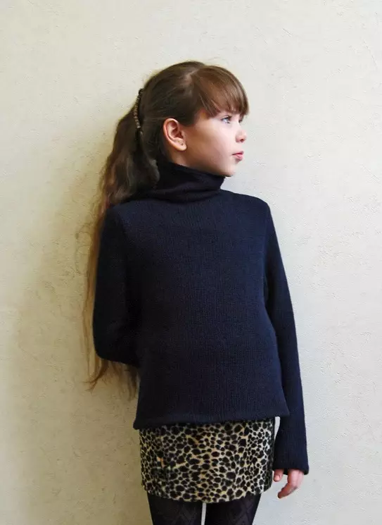 女の子のためのセーター（111写真）：子供のウールモデル：9歳までの女の子とティーンエイジャー、学校の喉の下でトレンディー 13526_31