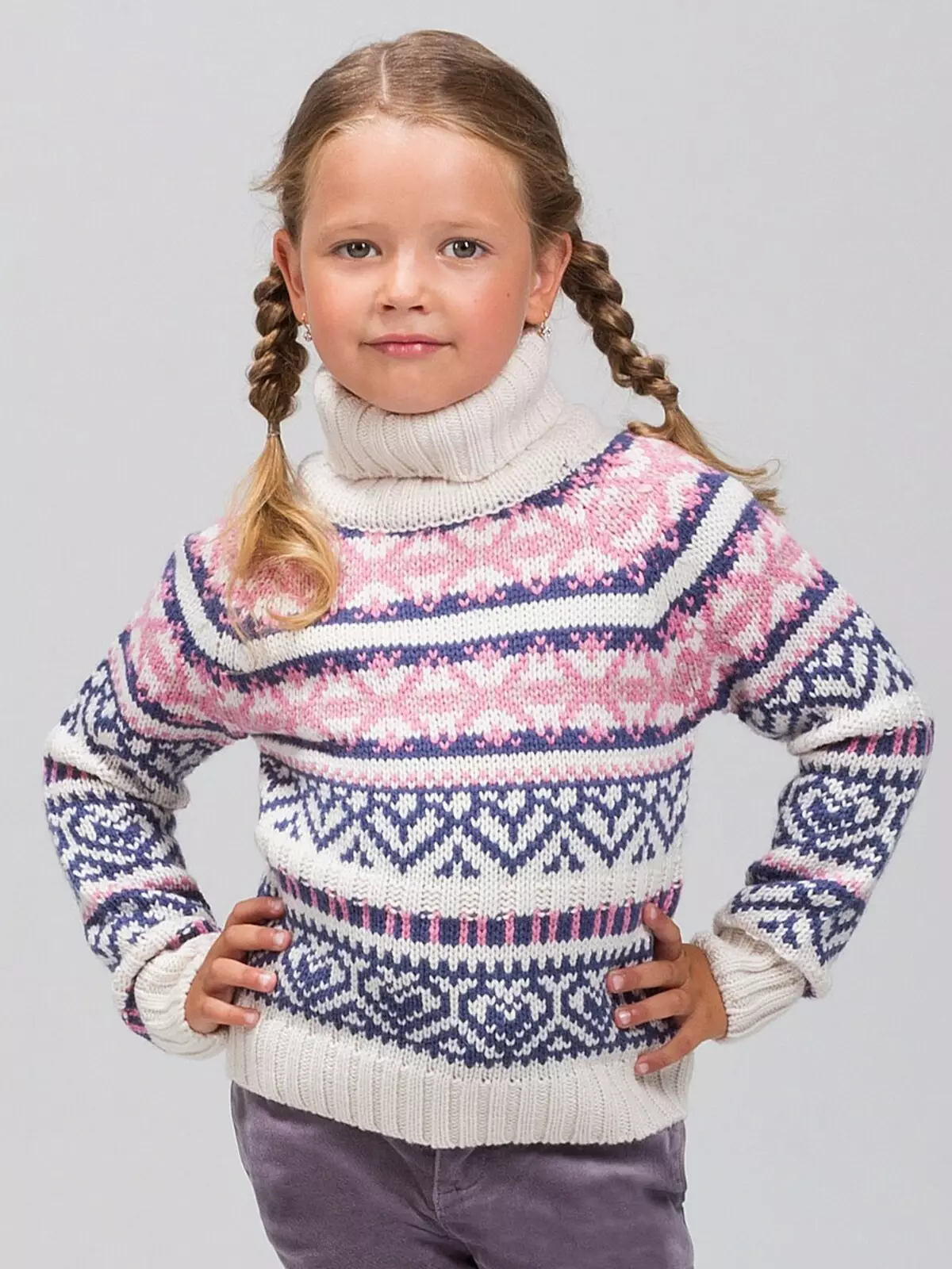 Trui voor een meisje (111 foto's): Kinderwollen modellen Raglan voor meisjes tot 9 jaar oud en tieners, trendy onder de keel voor school 13526_41