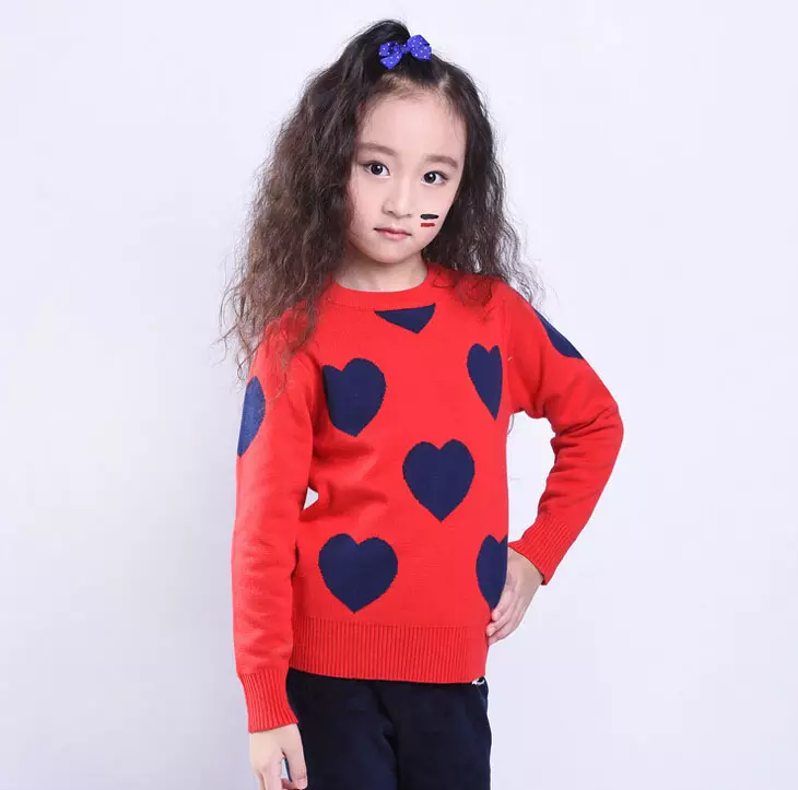 Džemper za djevojku (111 fotografije): Dječji vuneni modeli Raglan za djevojčice do 9 godina i tinejdžeri, trendi pod grlom za školu 13526_52