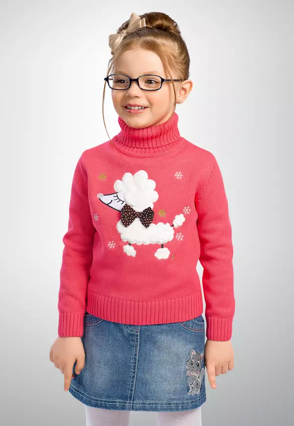 मुलीसाठी (111 फोटो) स्वेटर: 9 वर्षांपर्यंतच्या मुलींसाठी मुलांचे वूलन मॉडेल रग्लान, शाळेच्या तुलनेत ट्रेंडी 13526_79