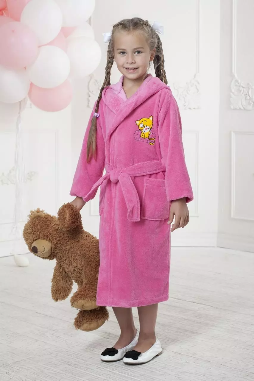 Bathrobe کودکان (39 عکس): Gulat برای دختران با هود 13529_6