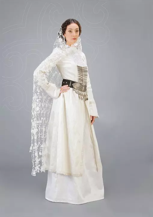 格鲁吉亚国家套装（67张照片）：女性的格鲁吉亚人的形象，为一个女孩，传统服装格鲁吉亚 1353_19
