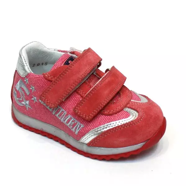 کم کفش های کوچک (18 عکس): ویژگی ها و مزایای کفش های کودکان از نام تجاری معروف 13548_15