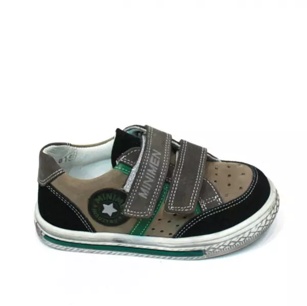 Minimen Sneakers (18 foto's): Kenmerke en voordele van kinders se skoene van die bekende handelsmerk 13548_17