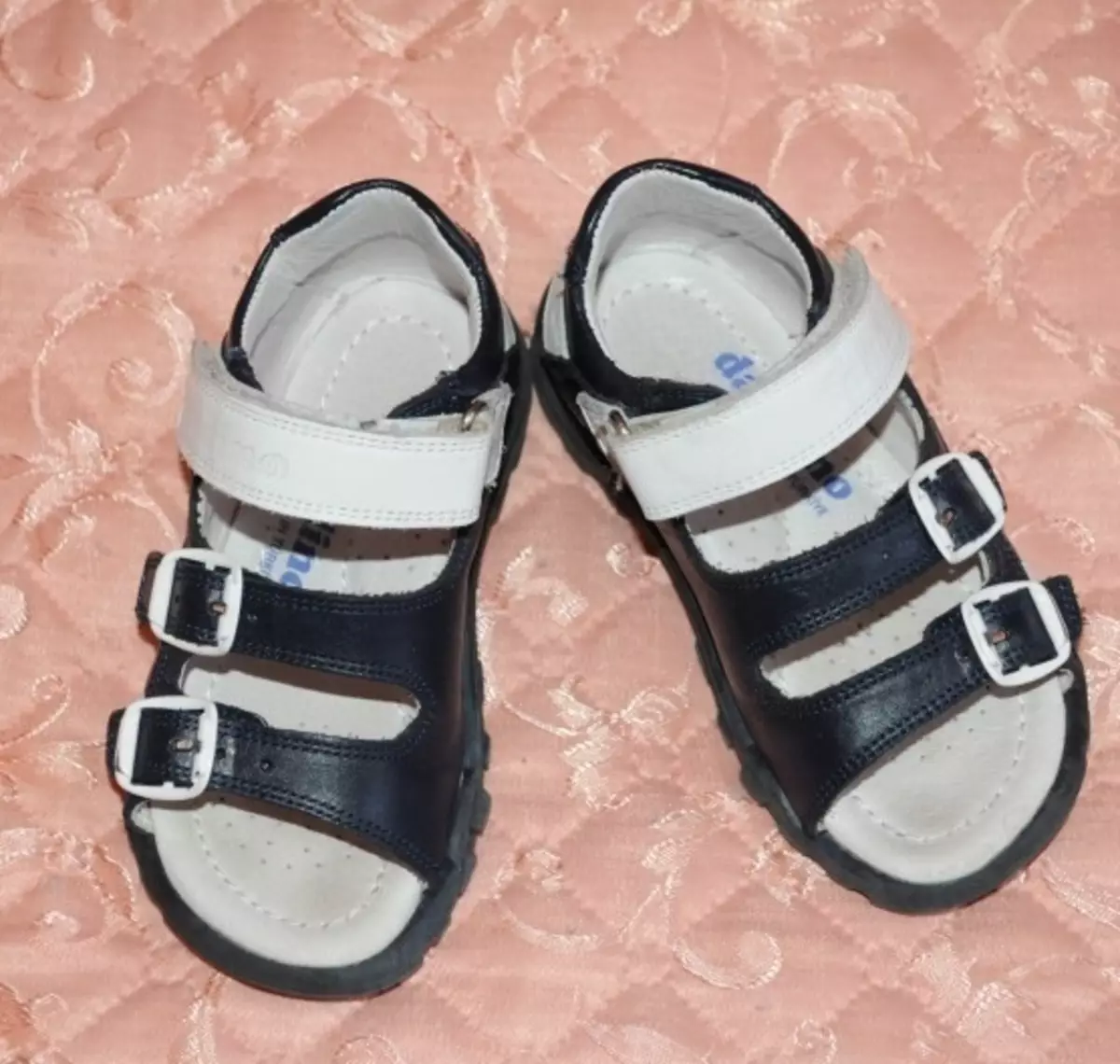 Sandals ji superfit û markayên din ên populer (40 wêne): Zarokên Indigo, 