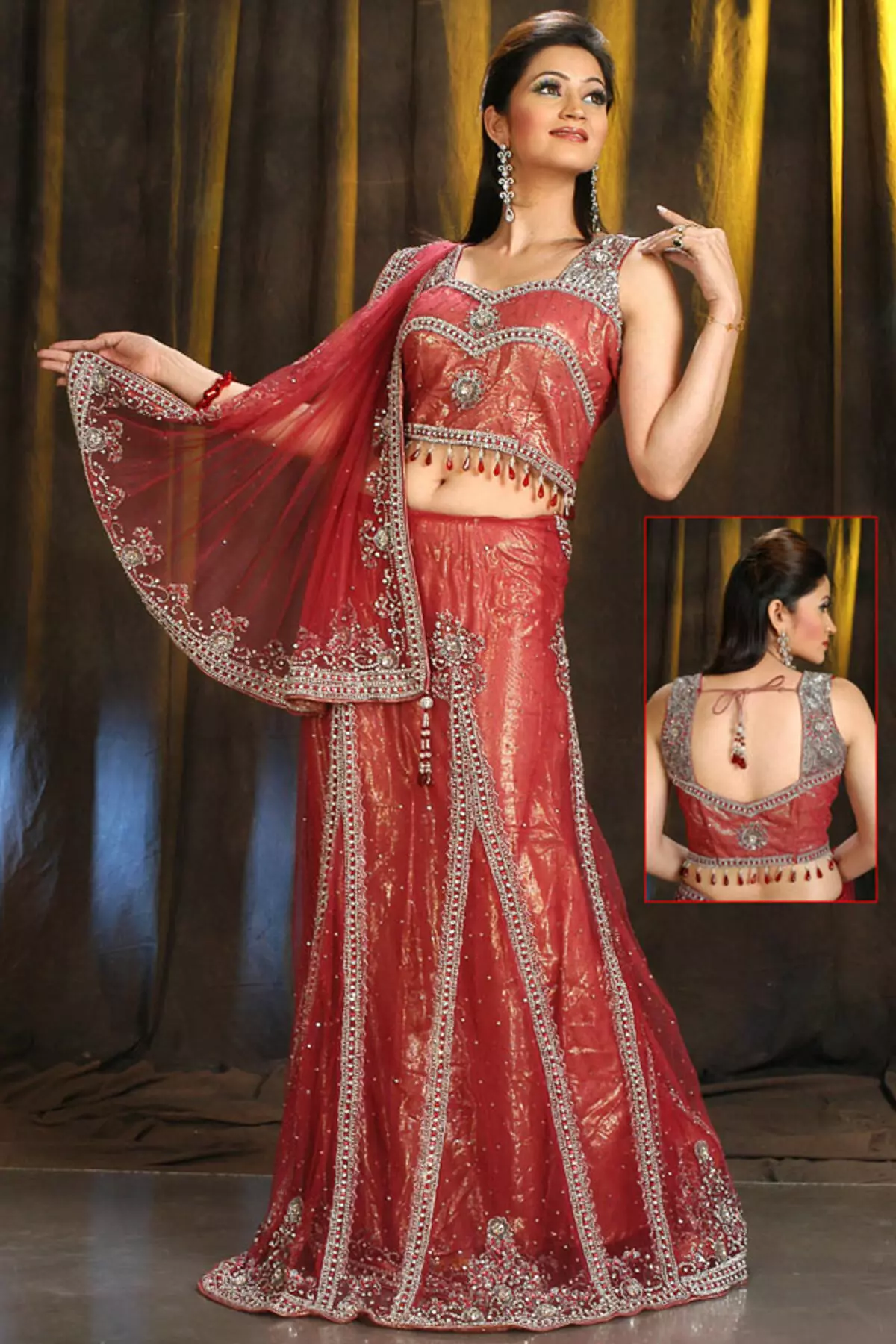 Indijska obleka (79 fotografij): Nacionalna obleka za dekleta in ženske v starodavni Indiji in moderni, kostum v indijskem slogu 1355_44