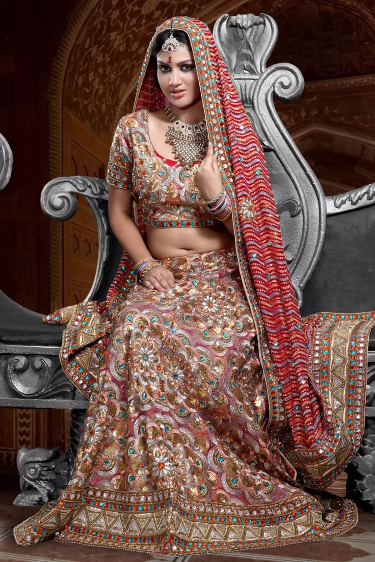 Indisk kostym (79 bilder): Nationell outfit för tjejer och kvinnor i antika Indien och modern, kostym i indisk stil 1355_50