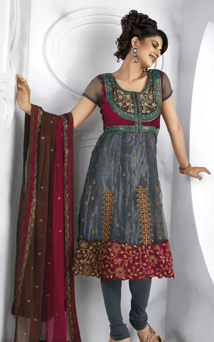 Bộ đồ Ấn Độ (79 hình ảnh): Trang phục quốc gia cho các cô gái và phụ nữ Ấn Độ cổ đại và hiện đại, trang phục theo phong cách Ấn Độ 1355_64