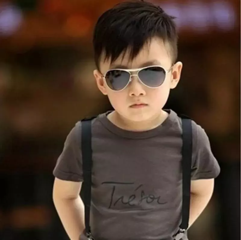 Bayi Sunglasses (73 Foto): Trendi Sunglays, Model kanggo bocah-bocah, Model kanggo bocah, Perlindhungan Sun sing dipercaya 13566_19