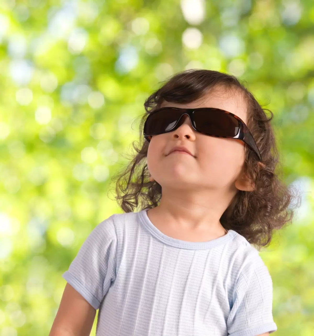 Bayi Sunglasses (73 Foto): Trendi Sunglays, Model kanggo bocah-bocah, Model kanggo bocah, Perlindhungan Sun sing dipercaya 13566_24