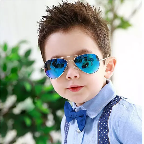 Baby Sončna očala (73 fotografij): Trendy Sončna očala Resnični otroci, Modeli za otroke, Zanesljiva zaščita pred soncem 13566_27