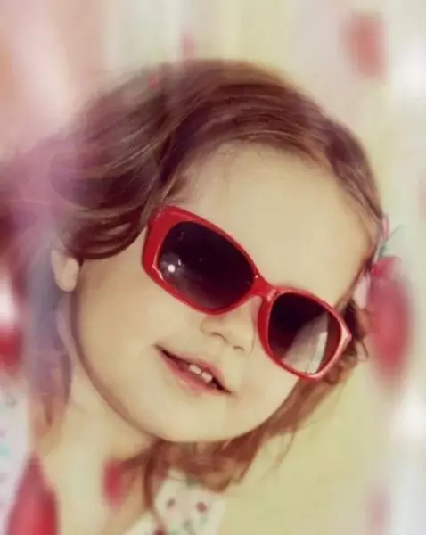 Lunettes de soleil bébé (73 photos): Sunglasses à la mode Véritable enfants, modèles pour enfants, protection solaire fiable 13566_38