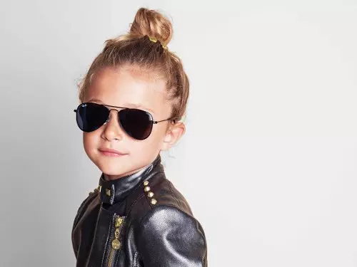 Babyzonnebril (73 foto's): Trendy zonnebril echte kinderen, modellen voor kinderen, betrouwbare zonbescherming 13566_48