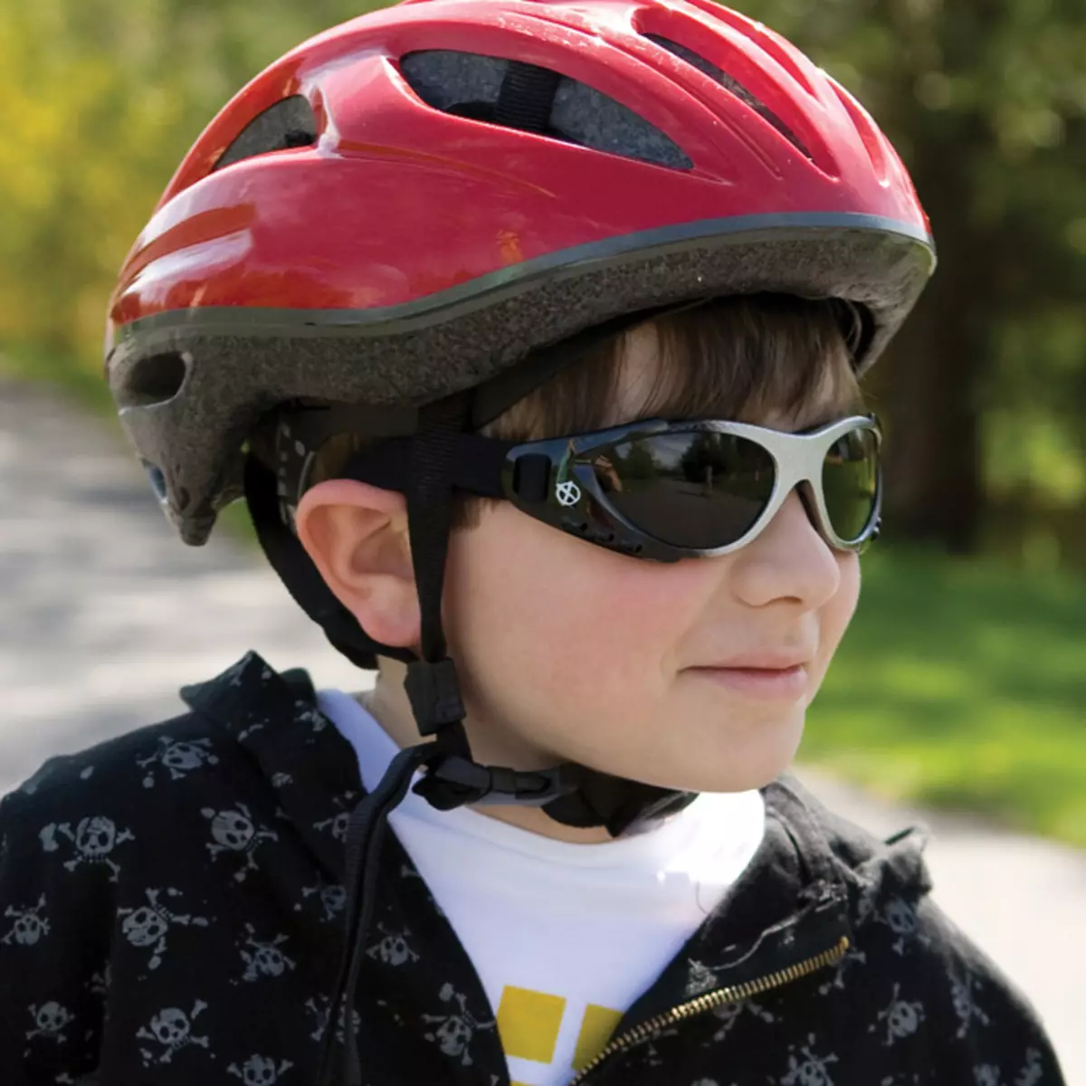 Babyzonnebril (73 foto's): Trendy zonnebril echte kinderen, modellen voor kinderen, betrouwbare zonbescherming 13566_58