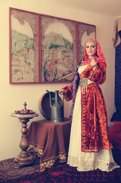 Valsts kostīms Dagestan (34 fotogrāfijas): tradicionālās sieviešu un vīriešu dagestan apģērbs 1356_20