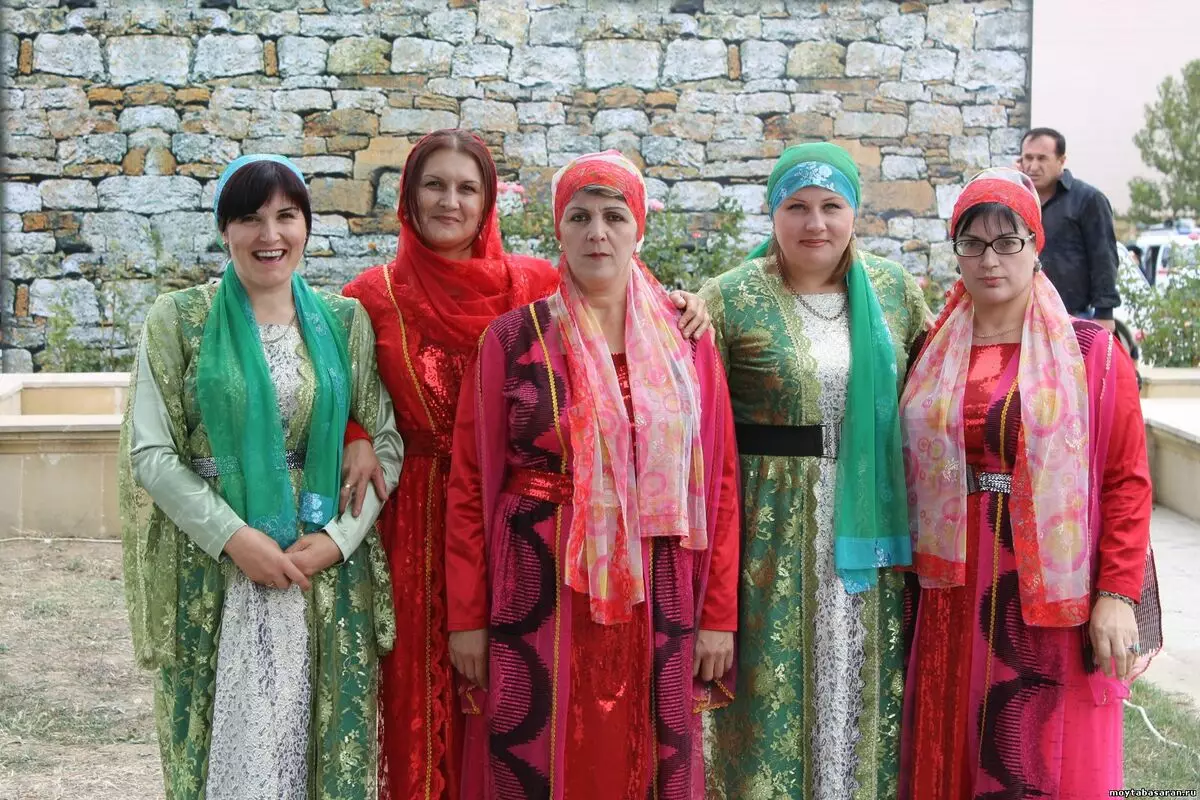 داگستان کے قومی لباس (34 فوٹو): روایتی خاتون اور مردوں کے داغستان تنظیم 1356_25