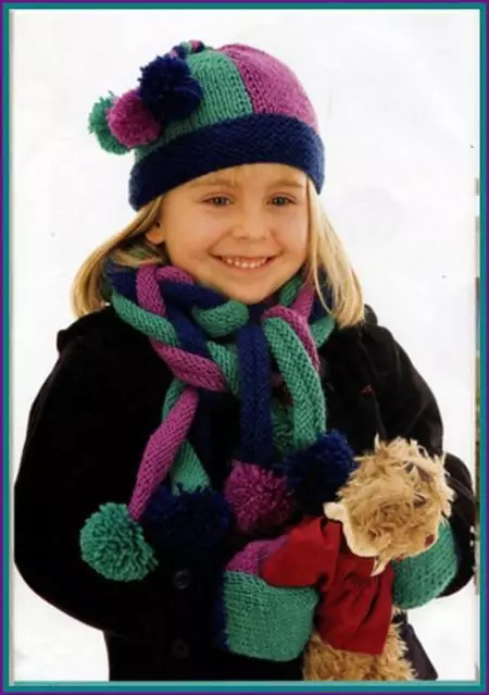 Nastavite otroški šal in klobuk (35 fotografij): rokavice in rokavice za otroke, zimski set 13576_24