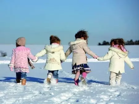 儿童靴阿拉斯加（70张照片）：女孩灰色混音和蓝色快乐，维度网格和关于阿拉斯加原装的评论 13577_17