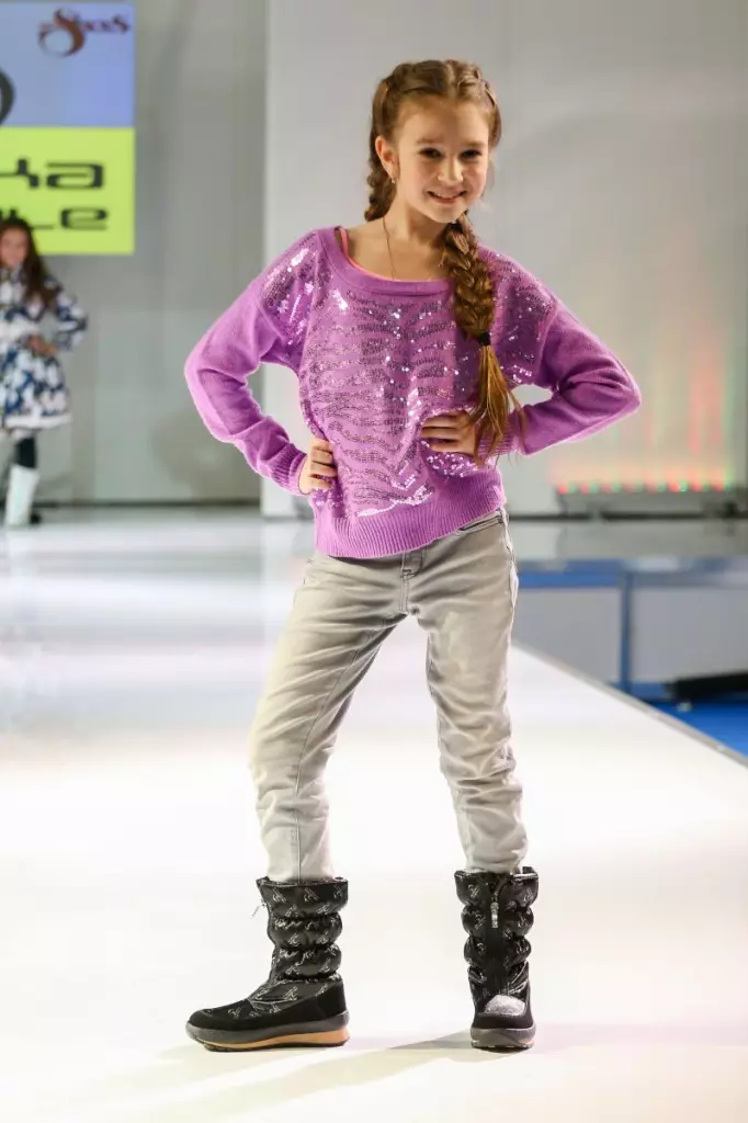 兒童靴阿拉斯加（70張照片）：女孩灰色混音和藍色快樂，維度網格和關於阿拉斯加原裝的評論 13577_7