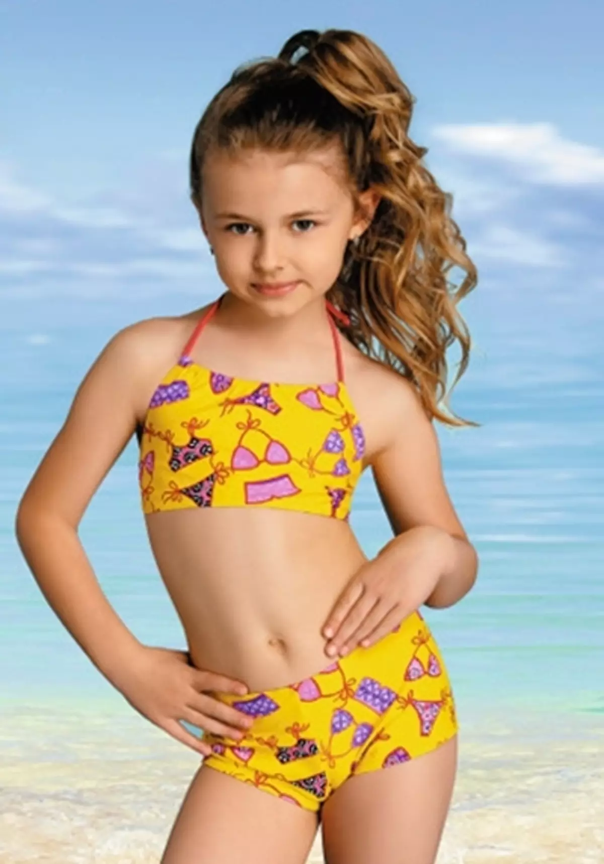 ชุดว่ายน้ำสำหรับเด็ก (122 รูป): นางแบบสำหรับเด็กผู้หญิงและเด็ก, ฟิวชั่น, ถัก, สีขาว 13579_13