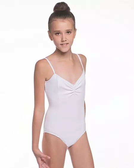 Barnens badkläder (122 foton): Modeller för tjejer och barn, fusion, stickad, vit 13579_75
