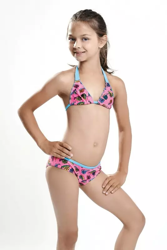 Barnens badkläder (122 foton): Modeller för tjejer och barn, fusion, stickad, vit 13579_98