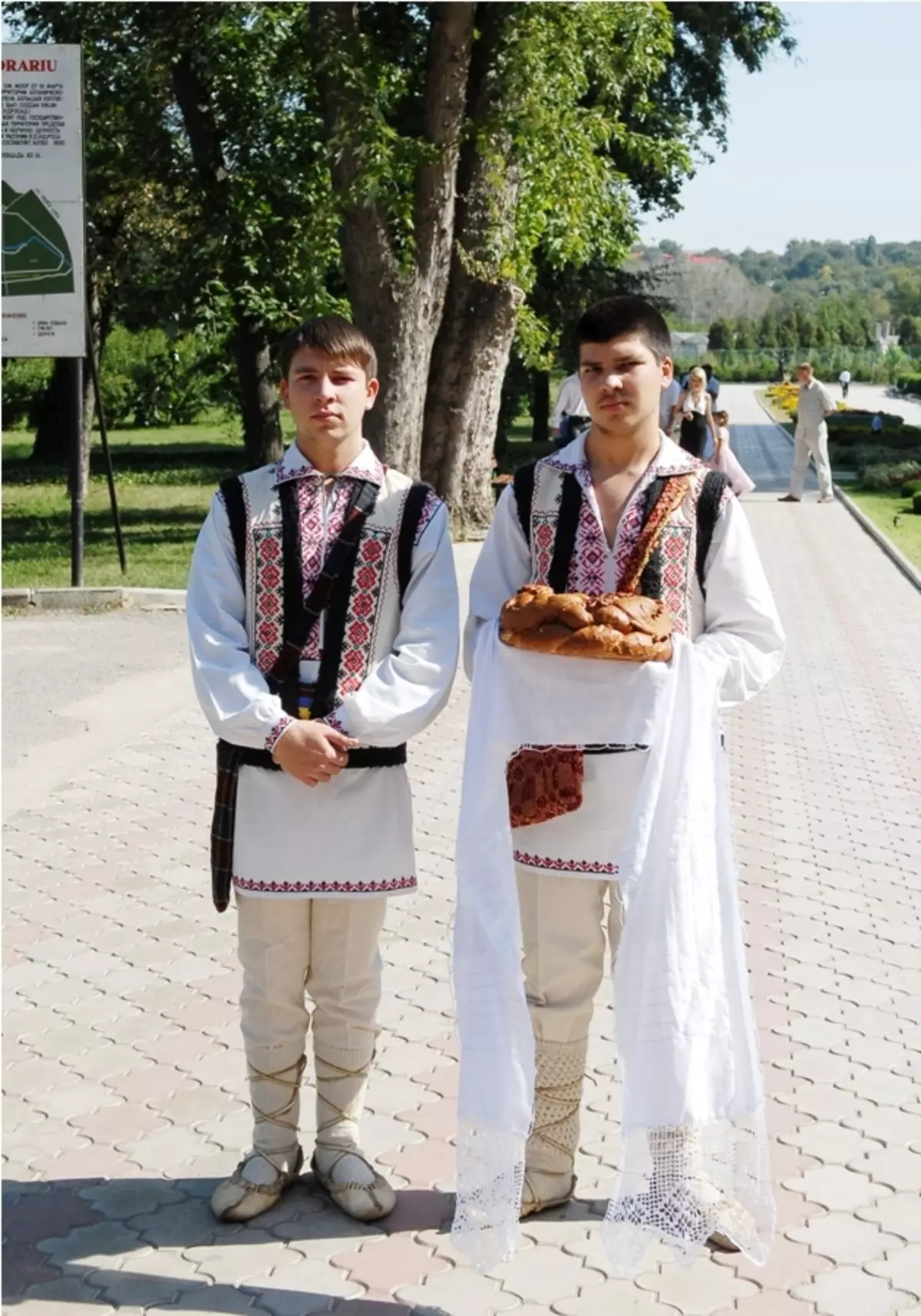 Национальный костюм Молдова мужской