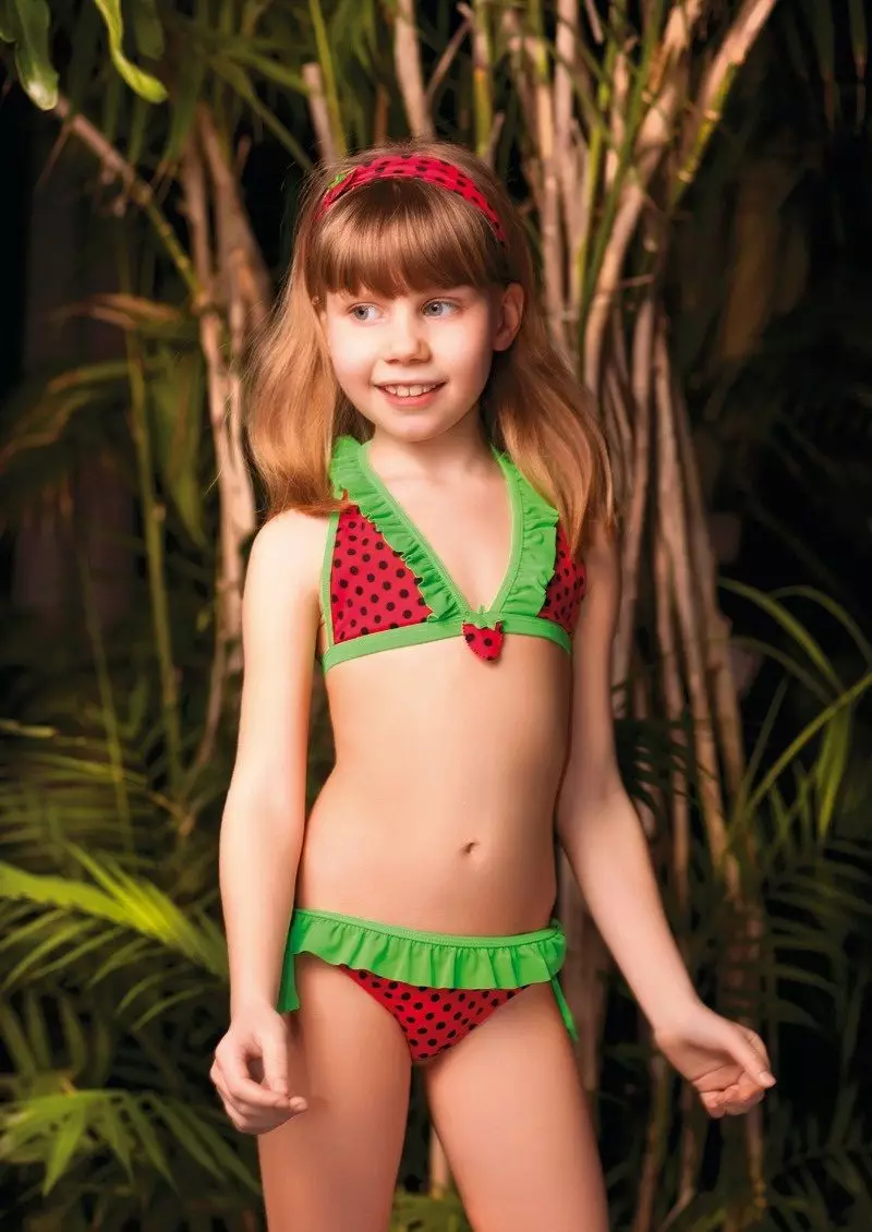 女の子用プールの子供用水着（77写真）：水泳のためのモデル、子供の閉じた水着 13583_37