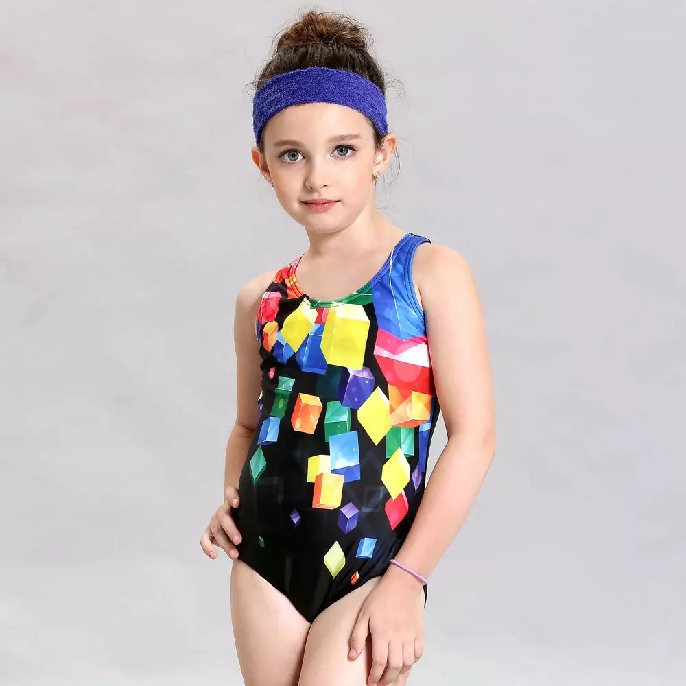 Swimwear për fëmijë për pishinë për vajzat (77 foto): Modeli për notim, rroba banje e mbyllur për fëmijë 13583_61