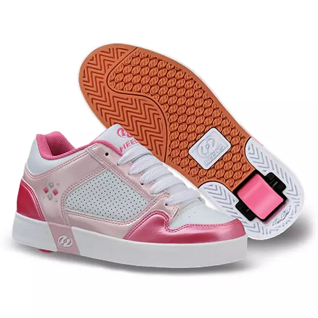 Sneakers On Wheels for Girls (49 Foto): Model dengan rol dan roda 13588_23