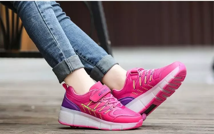 Sneakers dina roda pikeun budak awéwé (49 poto): modél sareng rollers sareng roda 13588_44